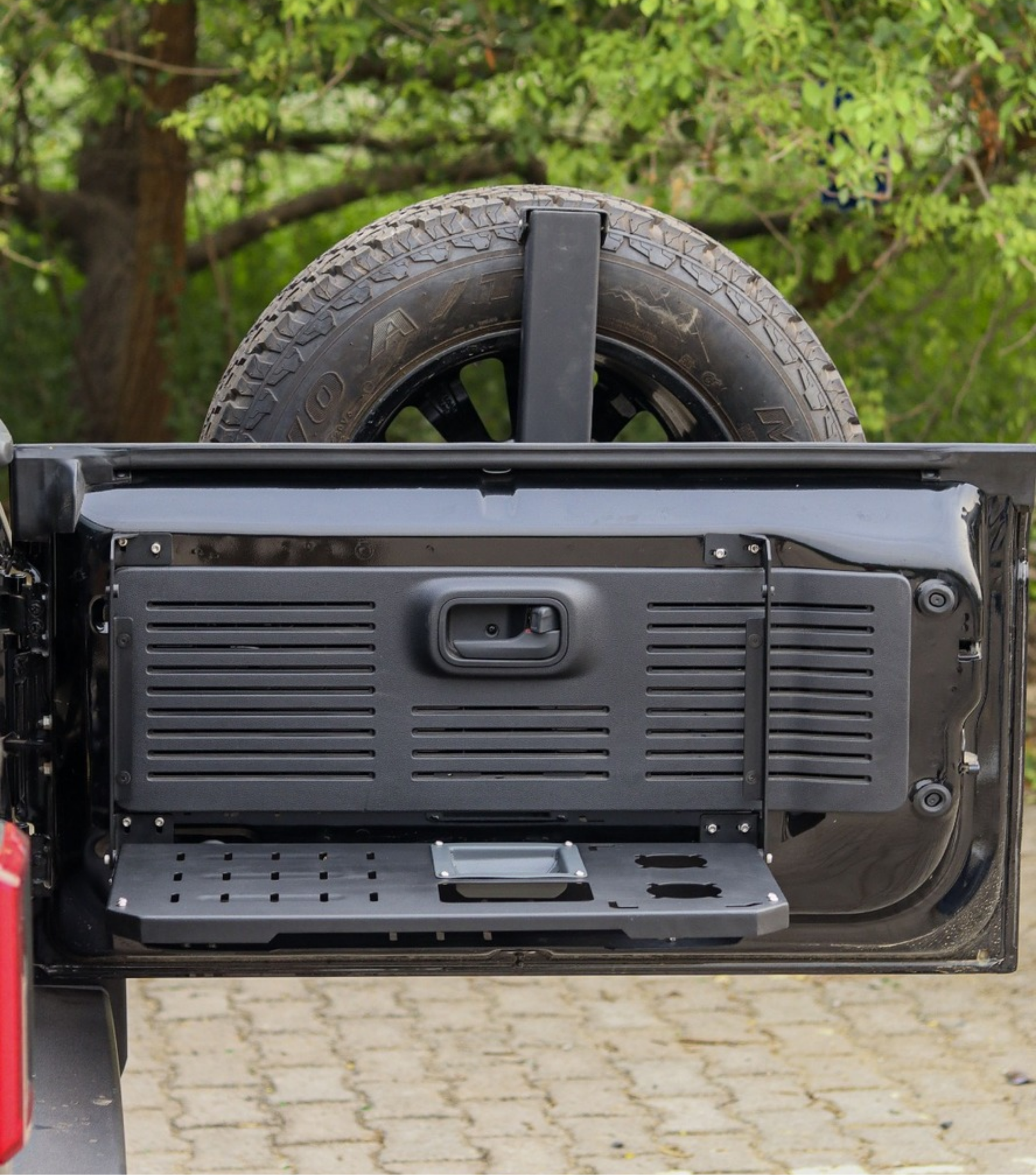 Bimbra Tailgate Tray for Thar Roxx
